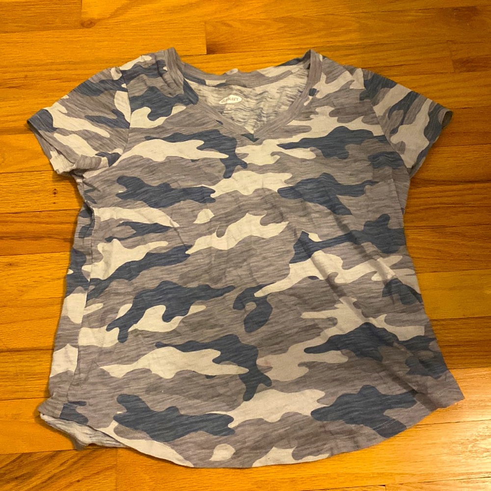 Old Navy Camo T shirt - XS (White, Blue, Grey)
